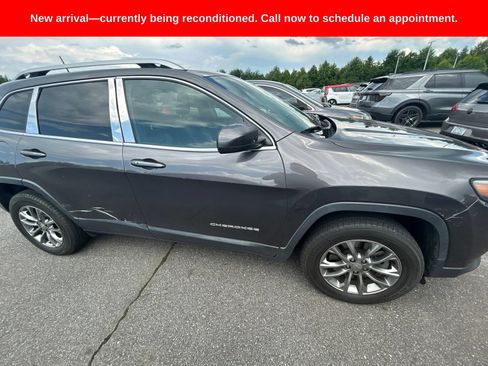 Used 2019 Jeep Cherokee Latitude Plus w/ Comfort/Convenience Group AWD/4WD image 4
