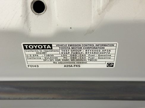 Used 2024 Toyota Camry SE image 17