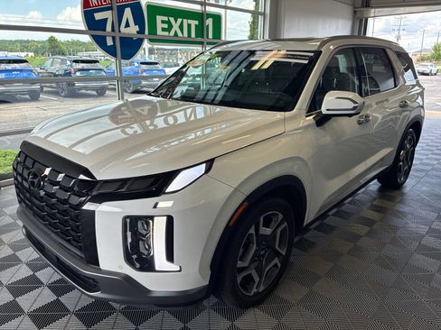 Used 2024 Hyundai Palisade Limited AWD/4WD image 3