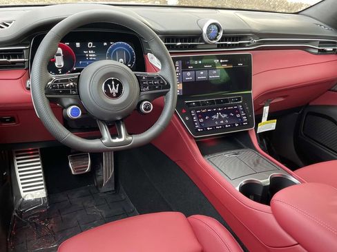 New 2026 Maserati Grecale Modena image 6