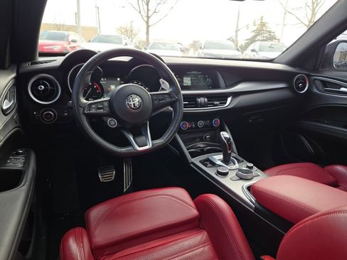 Used 2022 Alfa Romeo Stelvio Veloce image 19