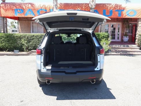 Used 2022 Chevrolet Traverse LT image 8