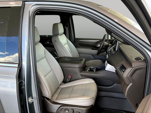 Used 2021 GMC Yukon SLT w/ SLT Premium Package AWD/4WD image 8