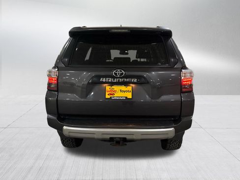 Used 2018 Toyota 4Runner TRD Off-Road Premium AWD/4WD image 6