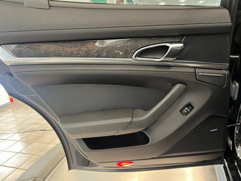 Used 2013 Porsche Panamera 4 image 30