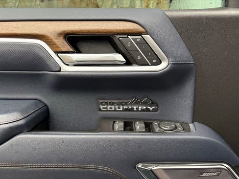 Used 2022 Chevrolet Silverado 1500 High Country w/ Technology Package image 22