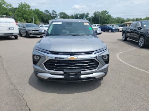 Used 2025 Chevrolet TrailBlazer LT AWD/4WD image 8