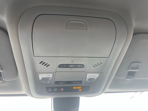 Used 2018 Chevrolet Equinox Premier image 48