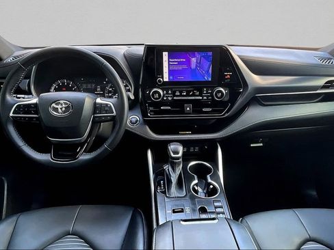 Used 2023 Toyota Highlander XSE image 8