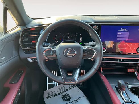 Used 2024 Lexus RX 500h F Sport w/ Convenience Package image 17