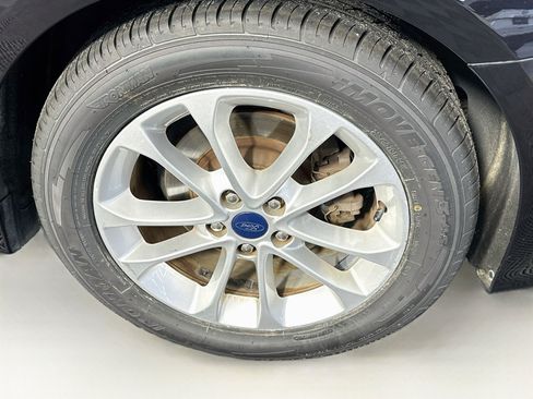 Used 2020 Ford Fusion SE FWD image 11