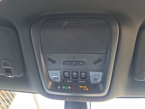 Used 2024 Buick Enclave Essence w/ Experience Buick Package FWD image 30