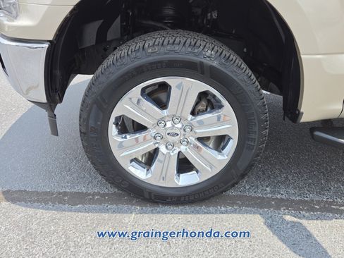 Used 2018 Ford F150 XLT w/ Equipment Group 302A Luxury AWD/4WD image 9