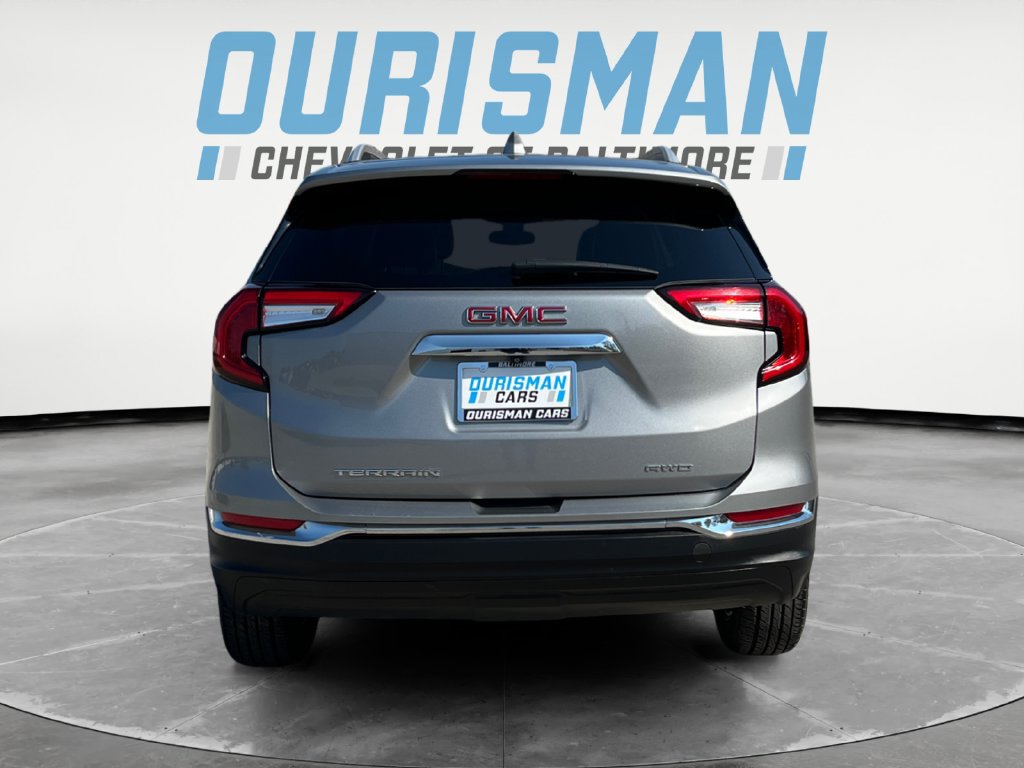 Used 2024 GMC Terrain SLT AWD/4WD image 5