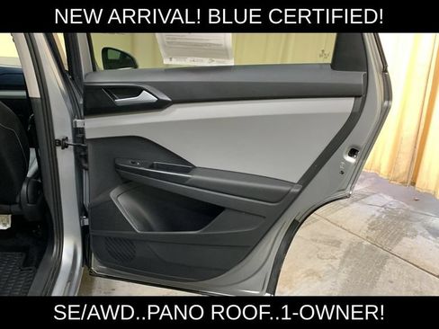 Used 2022 Volkswagen Taos SE w/ Panoramic Sunroof Package FWD image 13