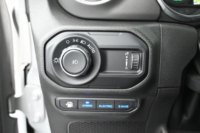 Used 2023 Jeep Wrangler Unlimited Rubicon 4xe w/ Cold Weather Group AWD/4WD image 37