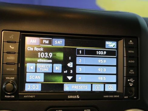 Used 2017 Jeep Wrangler Unlimited Rubicon w/ Cold Weather Group AWD/4WD image 22