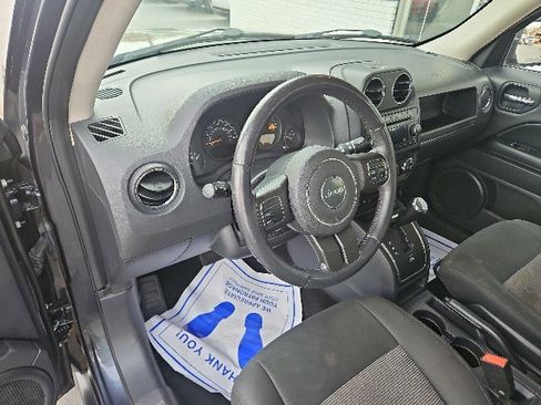 Used 2014 Jeep Patriot Latitude FWD image 7