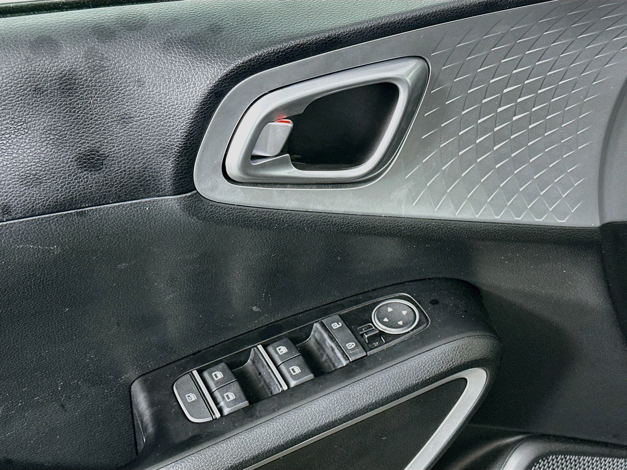 Used 2025 Kia Soul LX w/ LX Technology Package FWD image 15