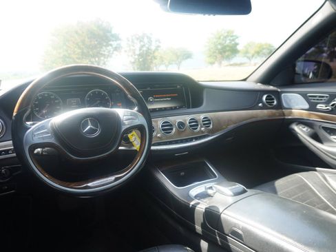 Used 2015 Mercedes-Benz S 550 4MATIC Sedan image 16