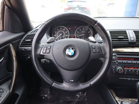 Used 2010 BMW 135i Convertible image 11