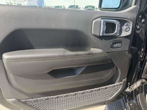 Certified 2024 Jeep Wrangler Unlimited Sahara AWD/4WD image 15