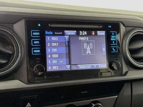 Used 2019 Toyota Tacoma TRD Sport image 16