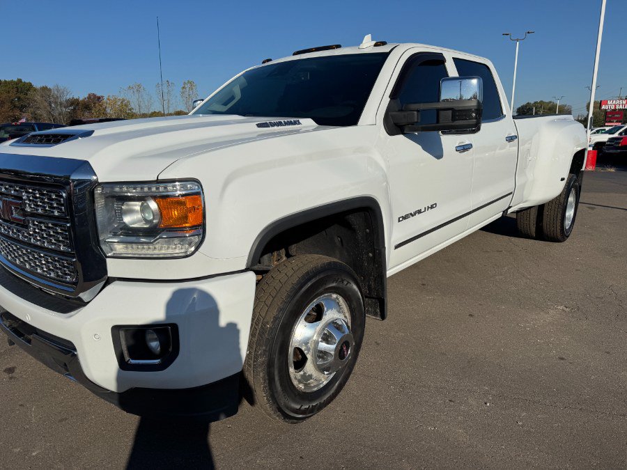 Used 2019 GMC Sierra 3500 Denali AWD/4WD image 9