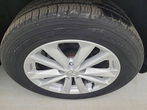 Used 2018 Nissan Rogue Sport SV w/ SV Technology Package image 31