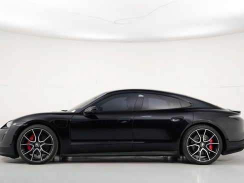 Used 2023 Porsche Taycan 4S w/ Premium Package image 7