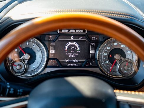 Used 2019 RAM 1500 Laramie Longhorn image 19