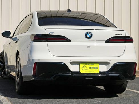 Used 2024 BMW i7 xDrive60 AWD/4WD image 6