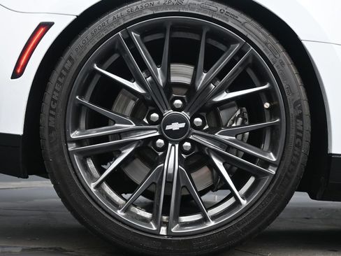 Used 2019 Chevrolet Camaro ZL1 image 9