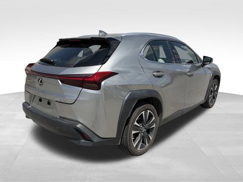 Used 2022 Lexus UX 200 w/ Accessory Package (Z1) FWD image 5
