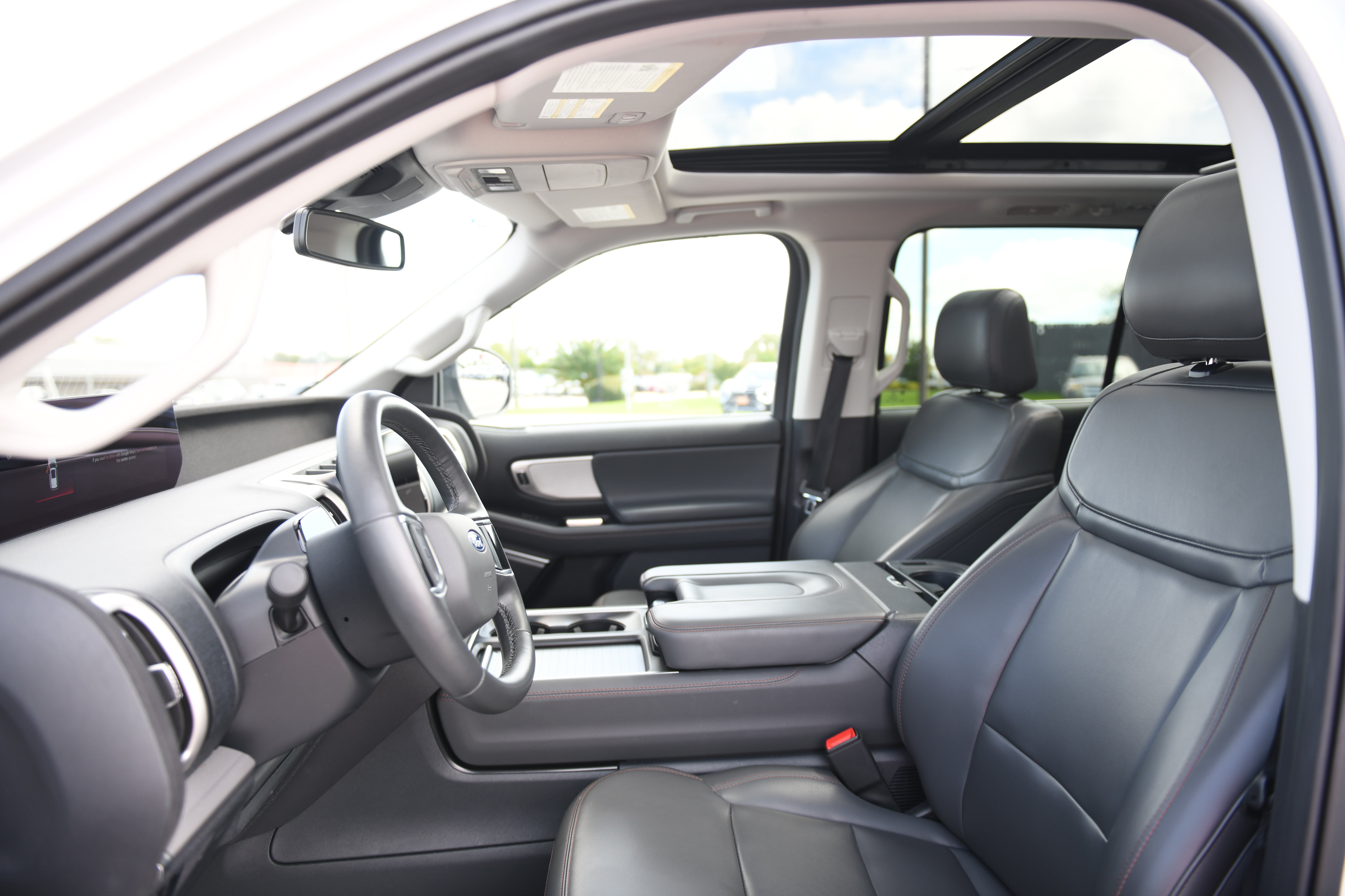 Used 2025 Ford Expedition Active AWD/4WD image 19