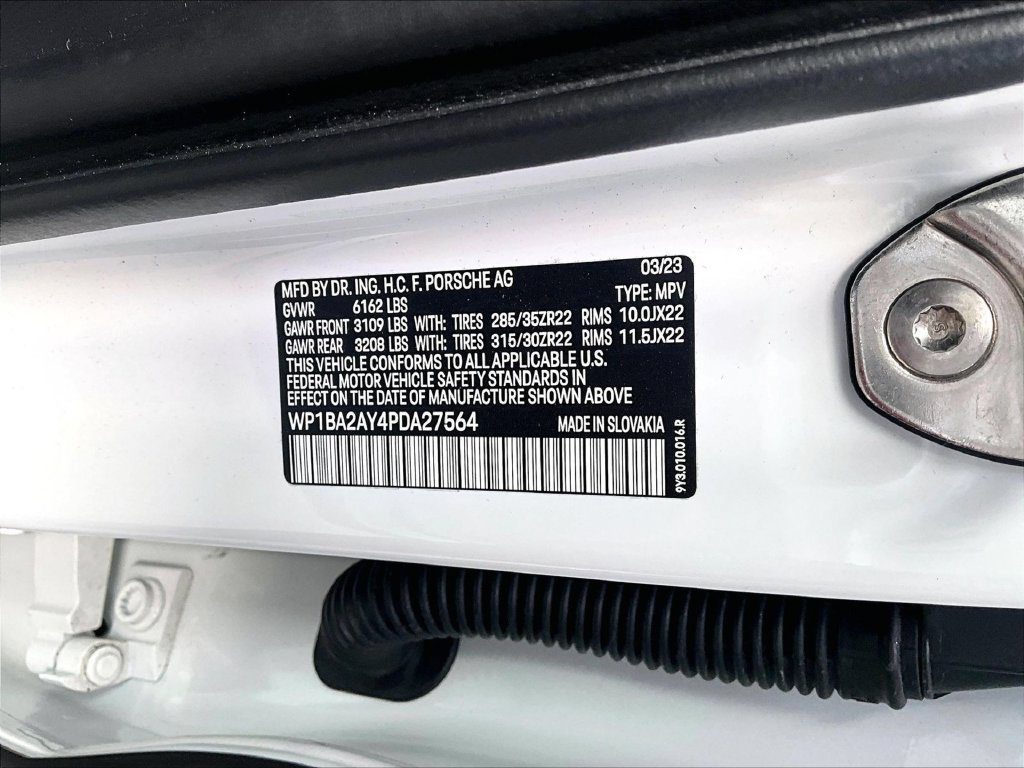 Certified 2023 Porsche Cayenne Coupe AWD/4WD image 35