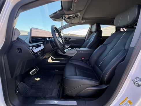 Certified 2025 Cadillac Optiq Luxury 2 w/ LPO, Floor Liner Package AWD/4WD image 30