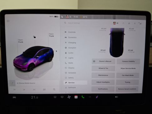 Used 2024 Tesla Model Y Long Range image 25