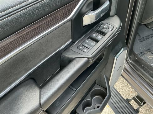 Used 2026 RAM 2500 Laramie AWD/4WD image 11