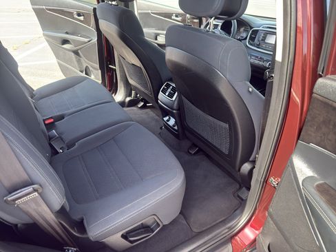 Used 2016 Kia Sorento FWD image 18