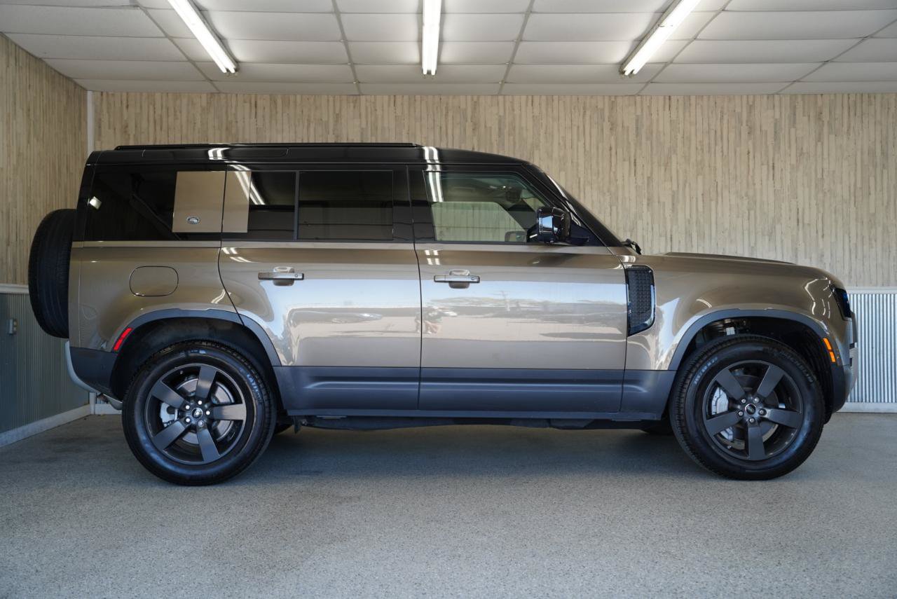 Used 2020 Land Rover Defender 110 SE AWD/4WD image 6