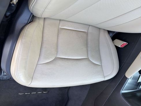 Used 2016 Hyundai Azera Limited FWD image 18