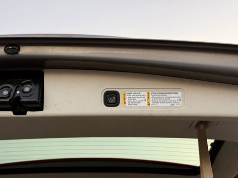 Used 2007 Cadillac Escalade AWD w/ Information Package image 46