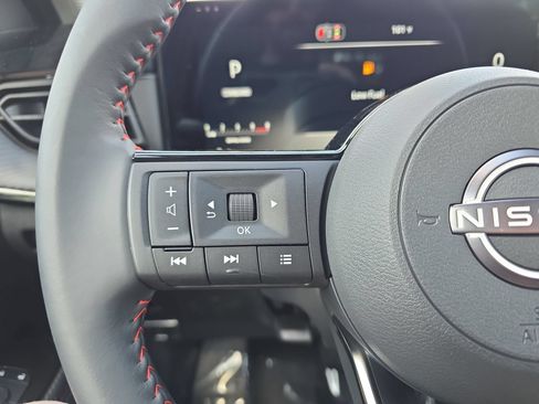 New 2026 Nissan Kicks SR w/ Cold Weather Package FWD image 17