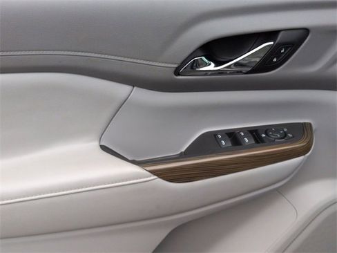 Used 2019 GMC Acadia SLE image 12