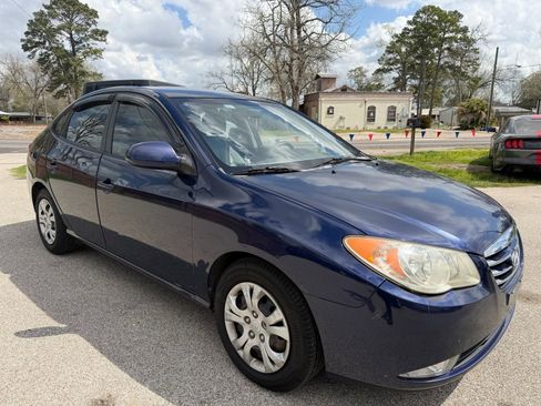 Used 2010 Hyundai Elantra GLS image 3