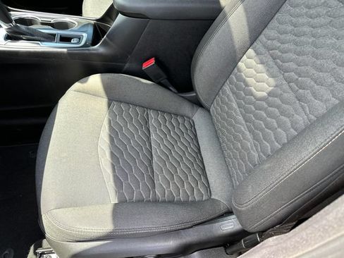 Used 2019 Chevrolet Equinox LT w/ Sun & Navigation Package FWD image 11