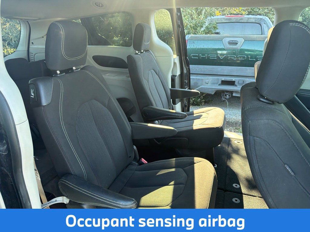 Used 2023 Chrysler Voyager LX FWD image 11