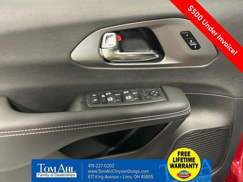 New 2026 Chrysler Pacifica Select image 12