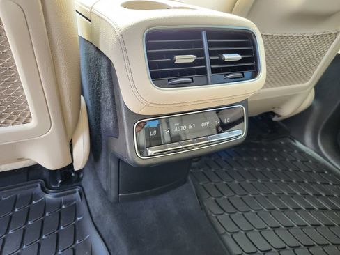 New 2026 Mercedes-Benz GLS 580 4MATIC image 12
